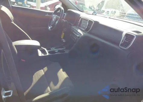 2018 Kia Sportage Lx z USA, uszkodzony, nr VIN KNDPMCAC9J7447013